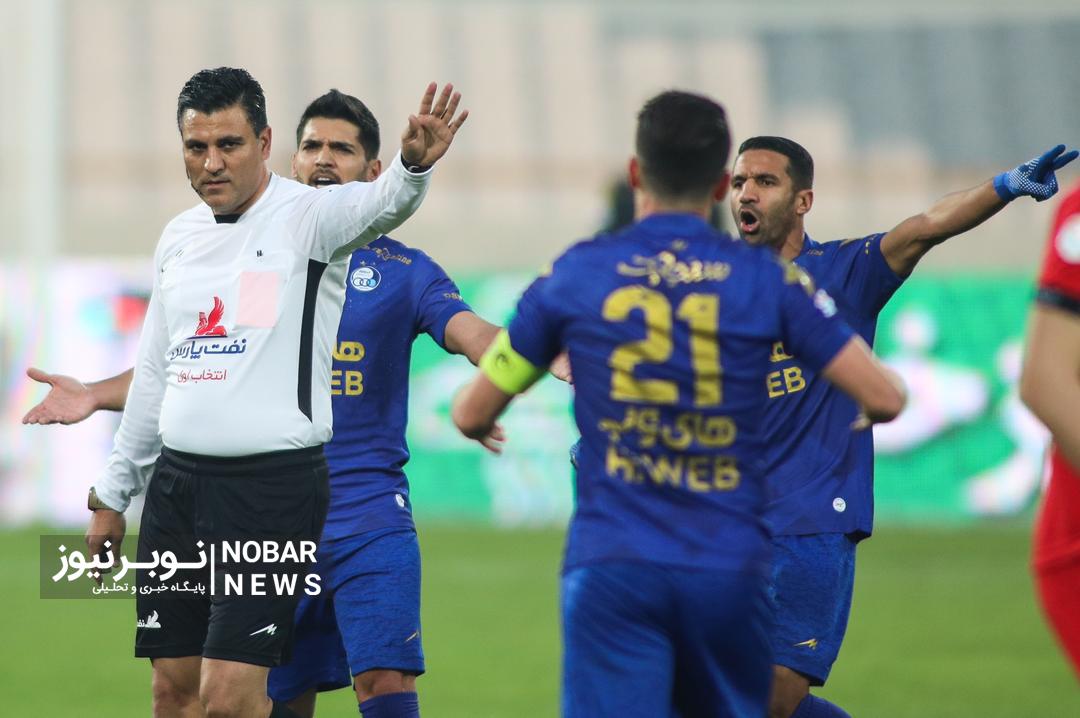 استقلال با ۳+۲ غایب مقابل تراکتور