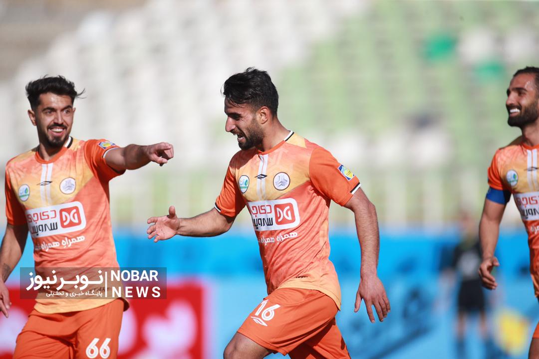 اعتراض شدید تراکتوری ها به گل جنجالی سایپا + عکس