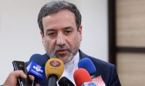تفاهماتی درمورد برداشتن تحریمهای بخشی مثل نفتی، بانکی و خودرو وجود دارد