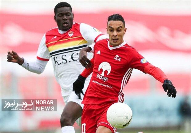 دردسر تراکتور برای بازیکن خارجی/ جزئیات ممنوع الخروجی یک مهاجم