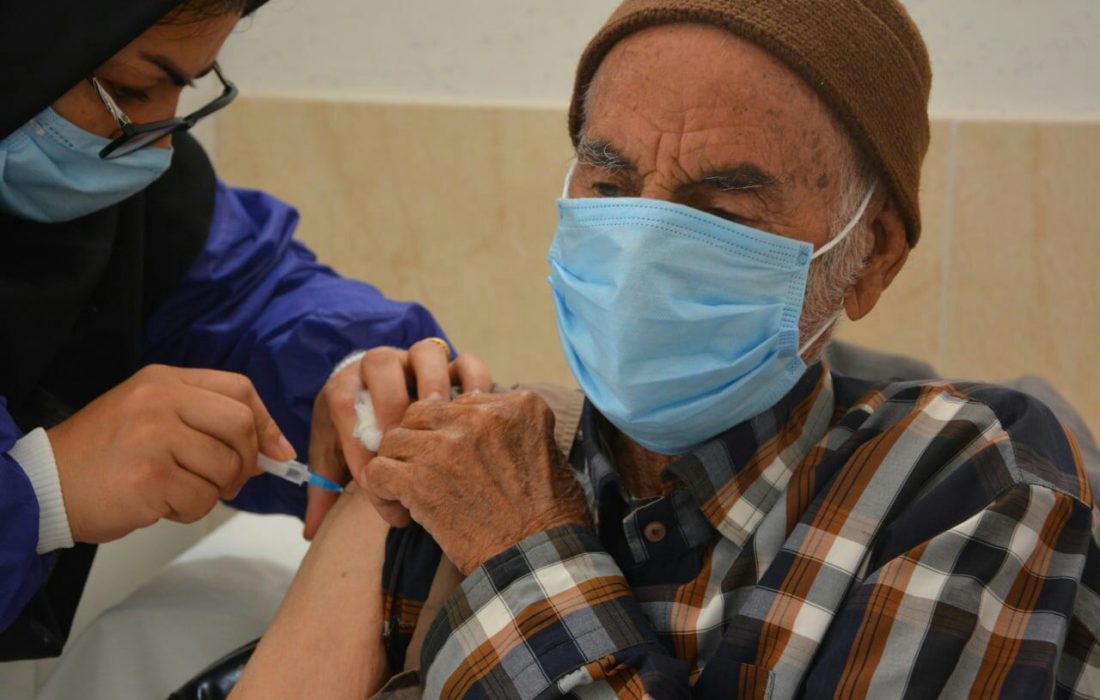 زمان واکسیناسیون سالمندان کمتر از ۸۰ سال