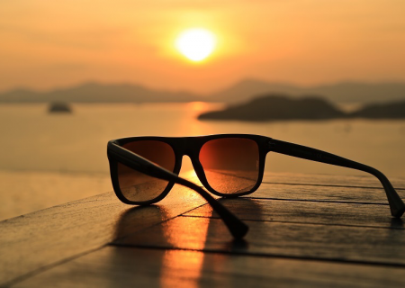 ضرورت استفاده از عینک آفتابی در روزهای گرم تابستان