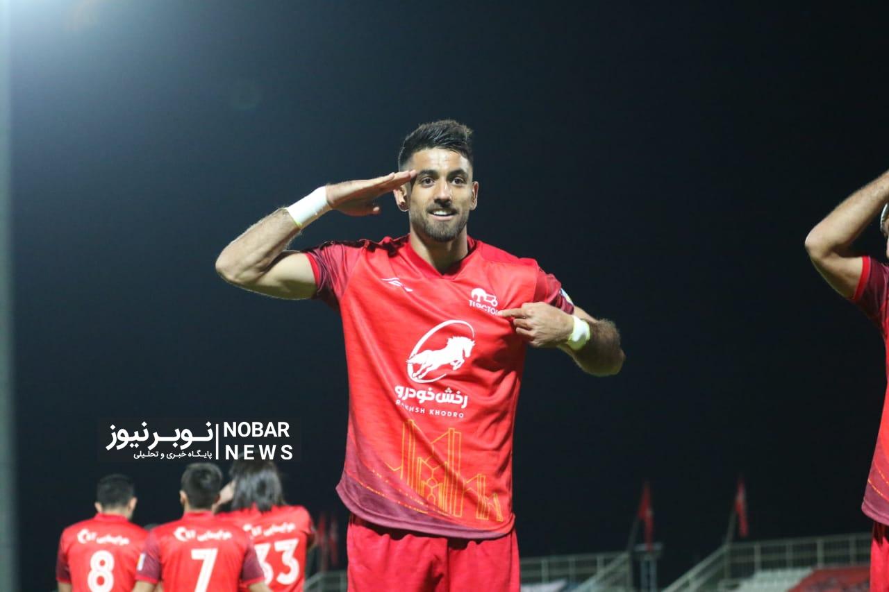 بابایی یک گل زد چند بار شادی کرد (عکس)