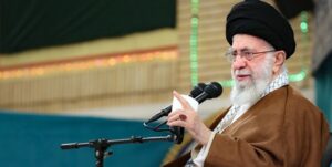 رهبر انقلاب: شهدا سرنوشت ایران را عوض کردند
