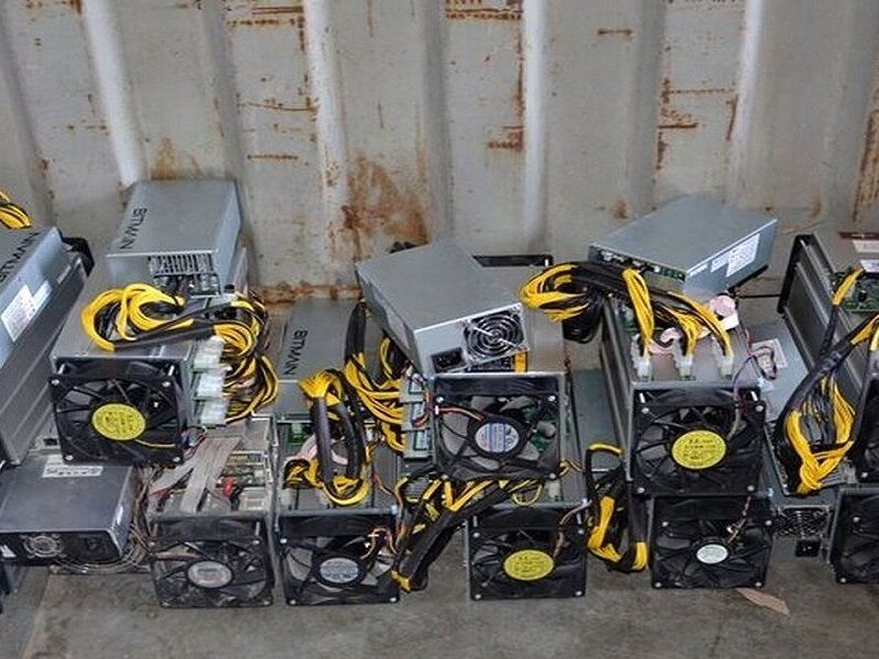 کشف ماینر و نهادههای دامی احتکار شده از کارخانههای راکد آذرشهر