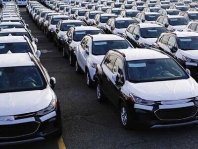 واردات خودروهای لوکس تاثیری بر کاهش قیمتها ندارد