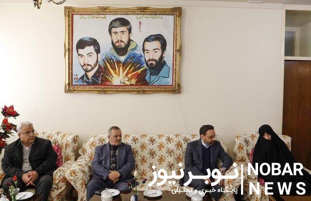 دیدار استاندار آذربایجان شرقی با خانواده شهدا