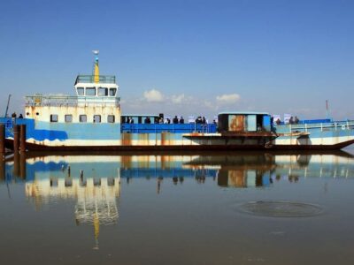 شناور شدن کشتی آرتمیا و حال خوب مردم کنار دریاچه ارومیه