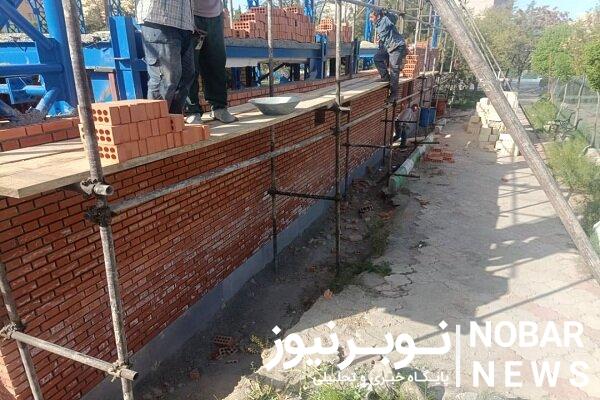 آغاز اجرای عملیات دیوارکشی سالن ورزشی چندمنظوره پارک دانش آموز